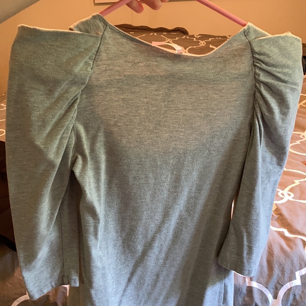 Woman’s shirt - Picture 5 of 5